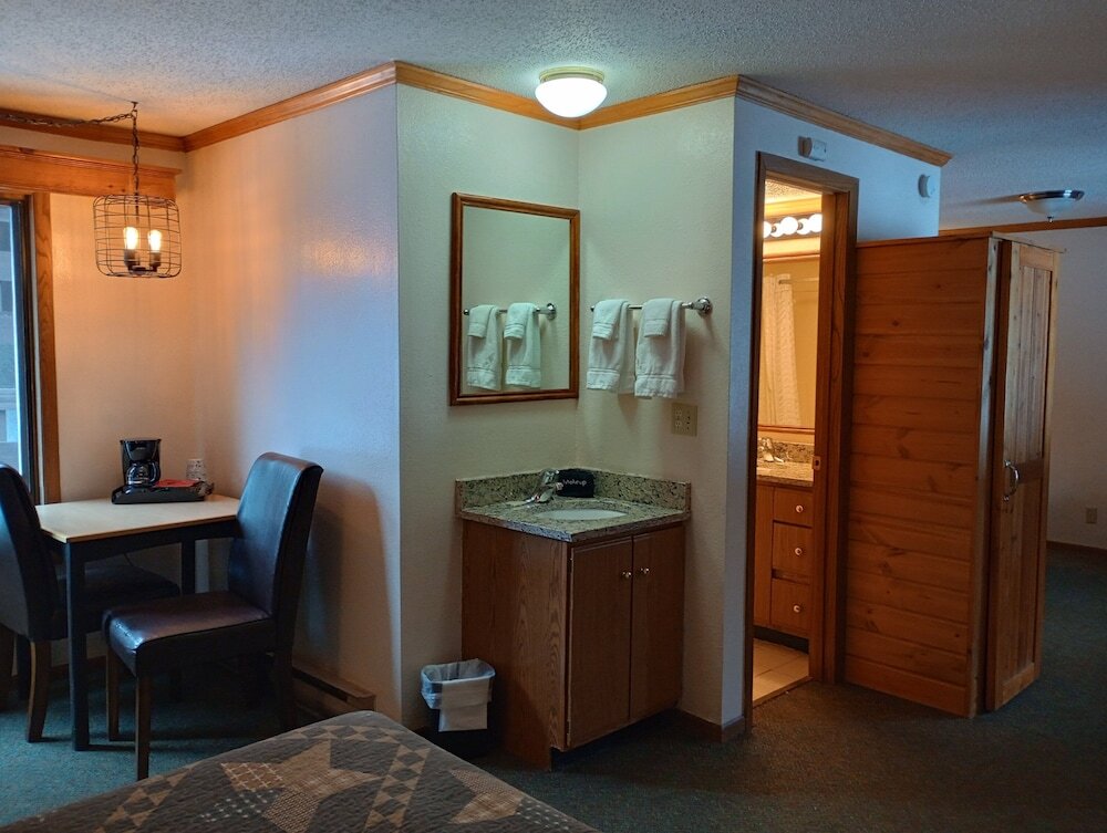 Deluxe Quadruple room Centerstone Resort Lake-Aire