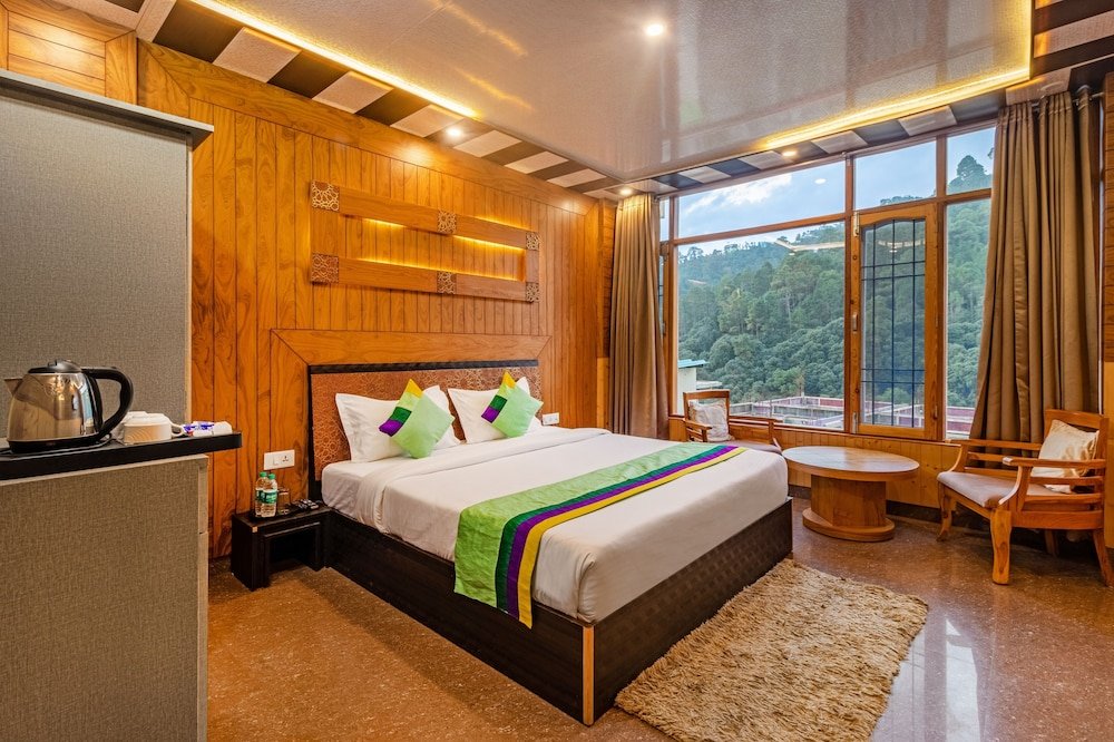 Deluxe Doppel Zimmer mit Balkon Treebo Trend Srishti Vaikunth