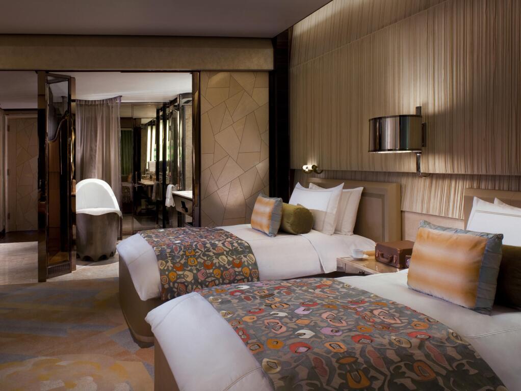 Номер Deluxe The Ritz-Carlton Shanghai, Pudong