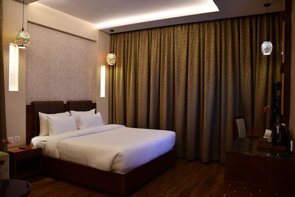 Deluxe room Pristine Hotel