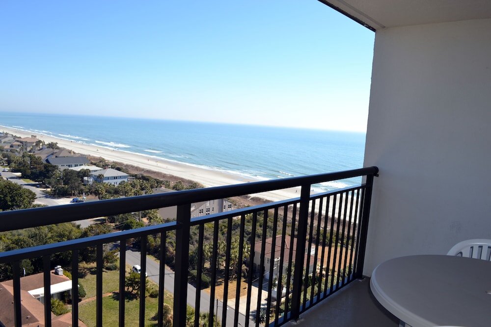 Номер Standard с 3 комнатами с балконом и с частичным видом на океан Grande Shores Ocean Resorts Condominiums