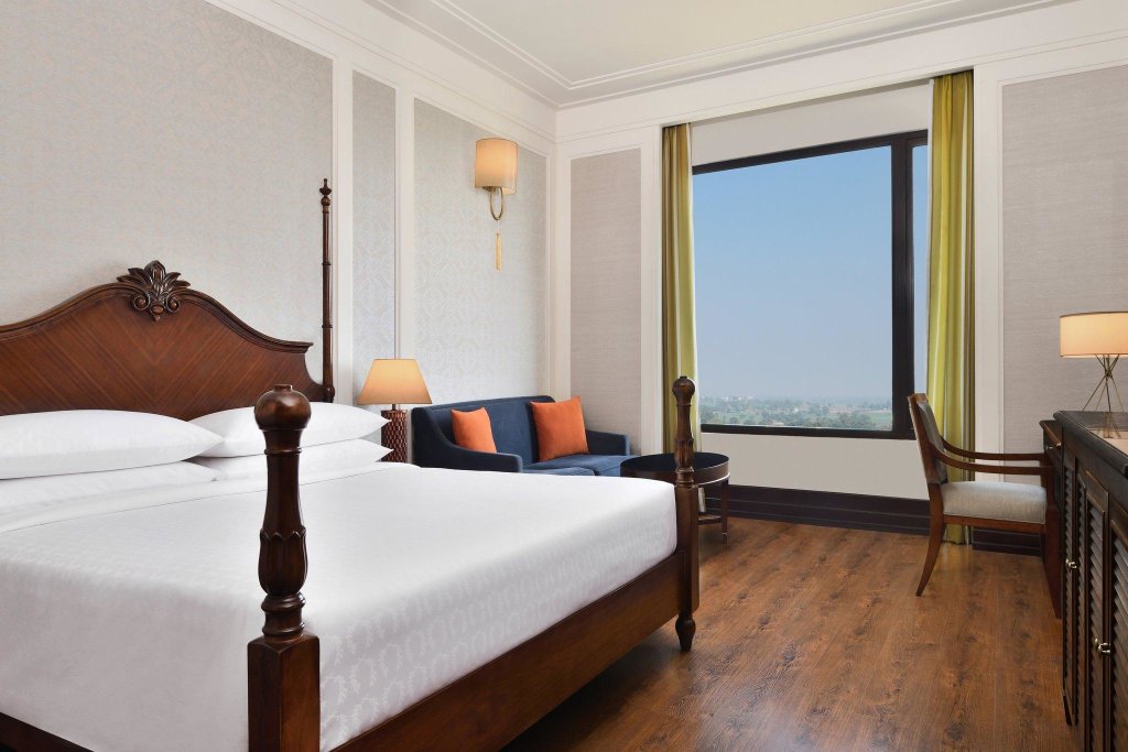 Deluxe Double room with city view Sheraton Grand Palace Indore