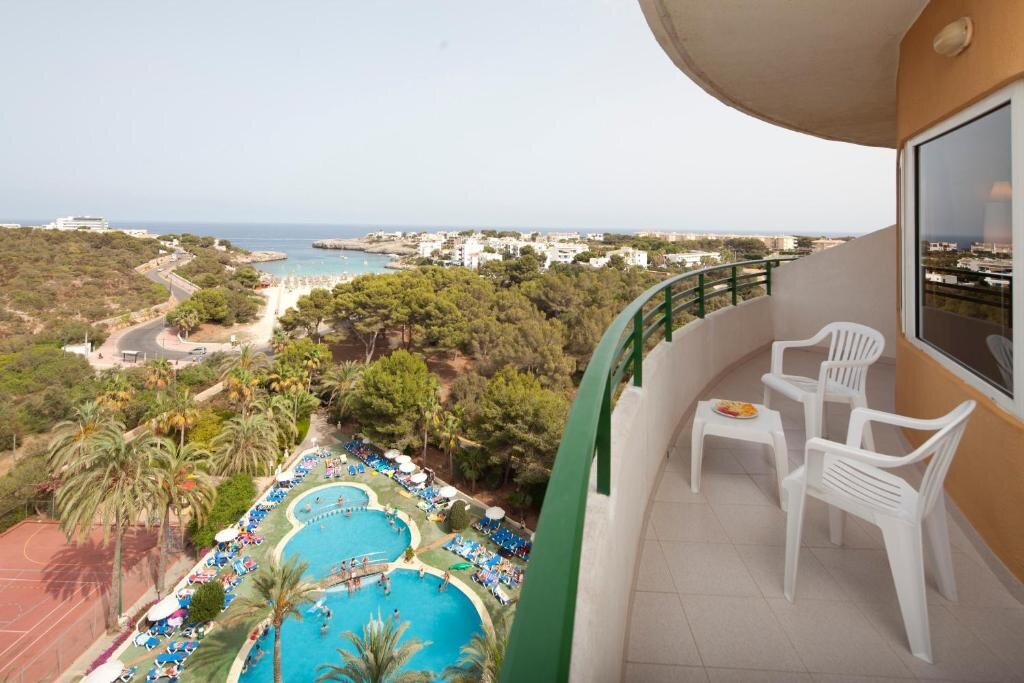 Семейный номер с балконом и с видом на море Grupotel Club Cala Marsal