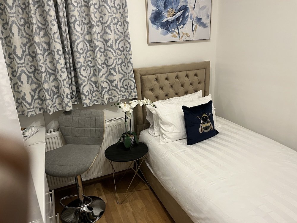 Номер Standard TJ Homes - Double room with Single Bed - 3 Min to Tube station - London