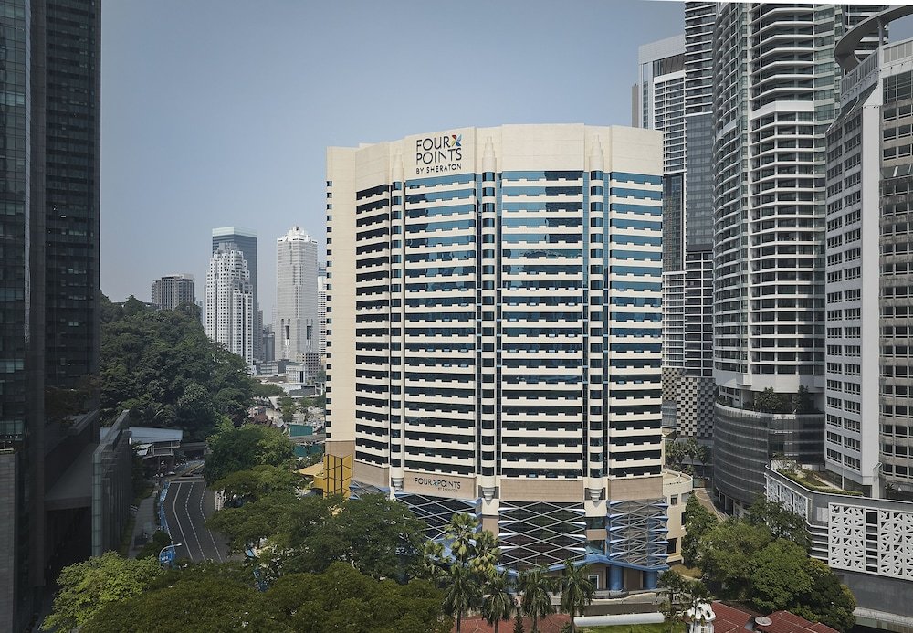 Семейный люкс с 2 комнатами Four Points by Sheraton Kuala Lumpur, City Centre