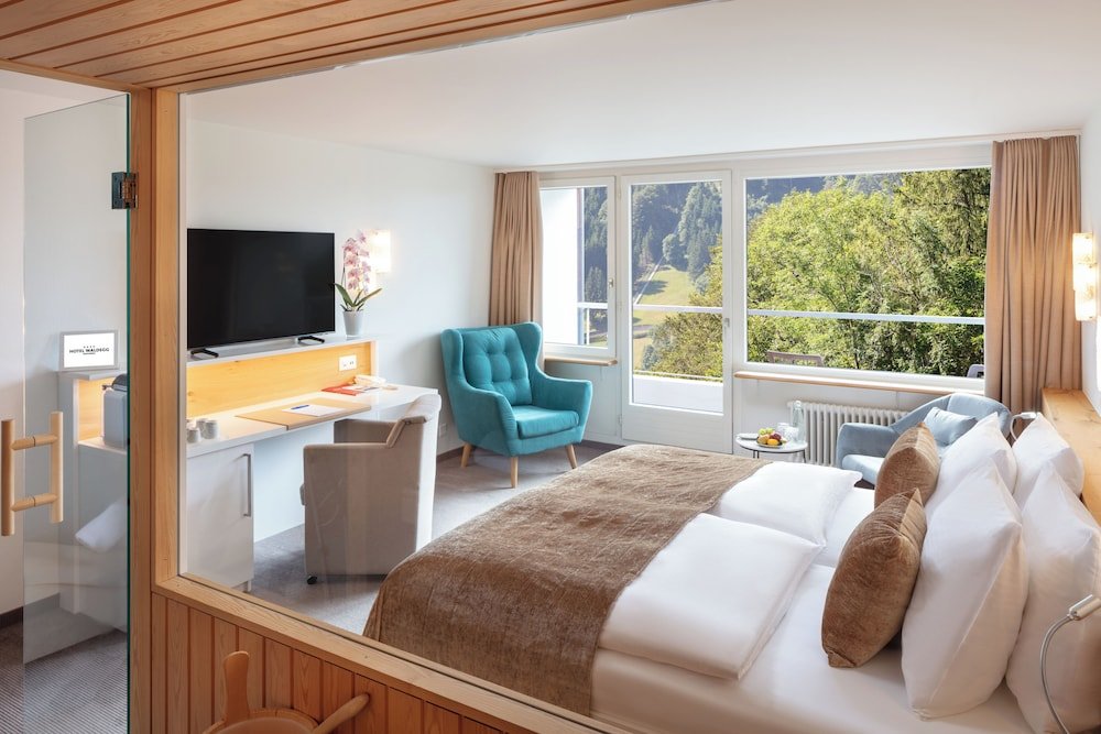 Camera doppia Standard 1 camera da letto con balcone e con vista sulle montagne Hotel Waldegg