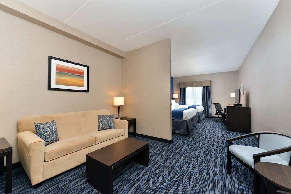 Люкс Holiday Inn Express & Suites Peekskill-Lower Hudson Valley, an IHG Hotel