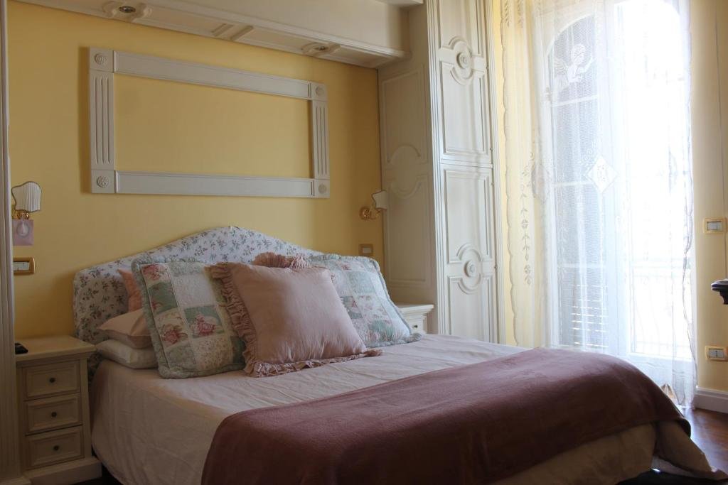 Standard Double room with city view B&B Le Sorelle