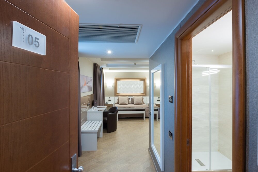 Superior Einzel Zimmer mit Balkon Magri's Hotel