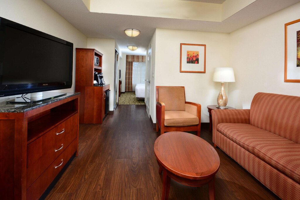 Junior suite quadrupla Hilton Garden Inn Raleigh Capital Blvd I-540