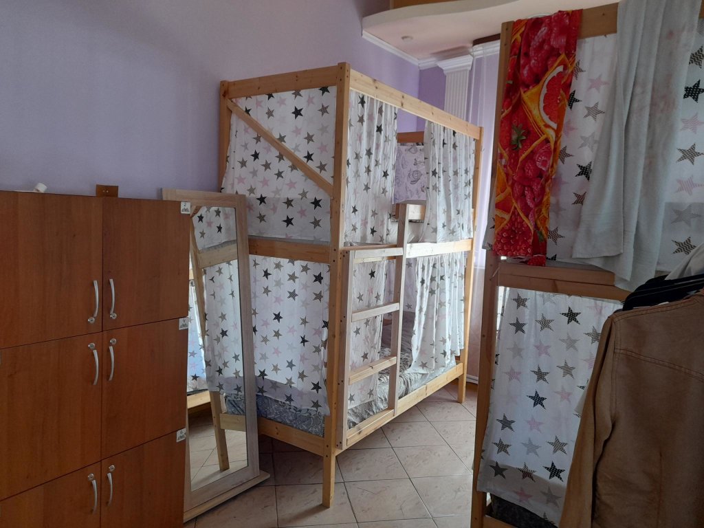 Cama en dormitorio compartido (dormitorio compartido femenino) Gorod Hostel