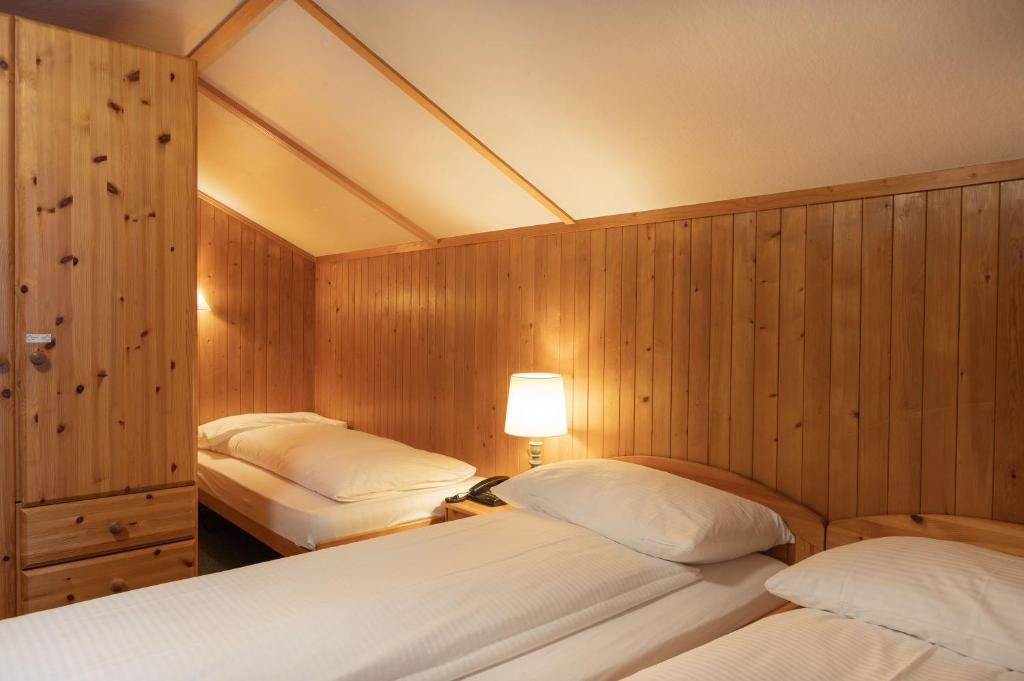 Четырёхместный номер Standard Jungfrau Lodge, Swiss Mountain Hotel