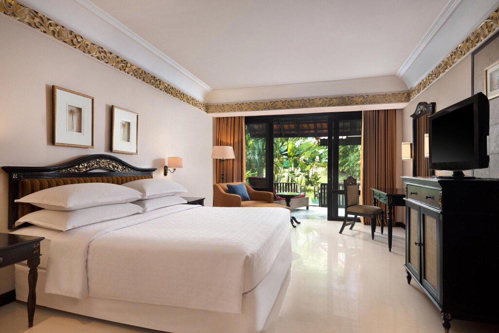 Двухместный номер Standard с балконом Sheraton Mustika Yogyakarta Resort and Spa
