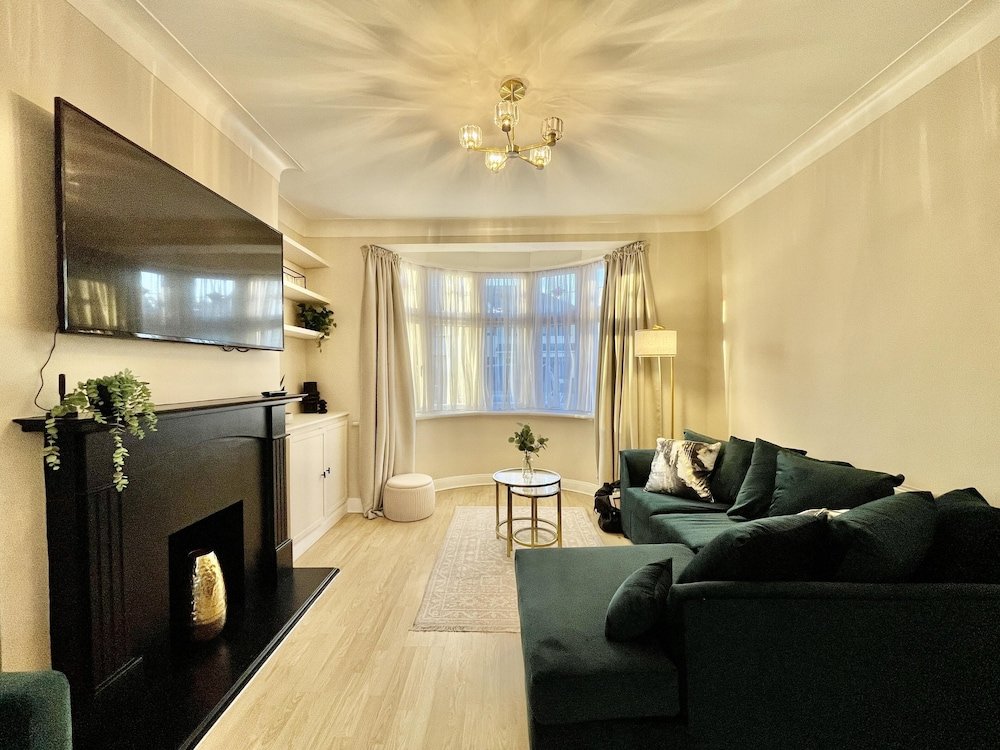 Cabaña Stylish 3-bed House in Hornchurch