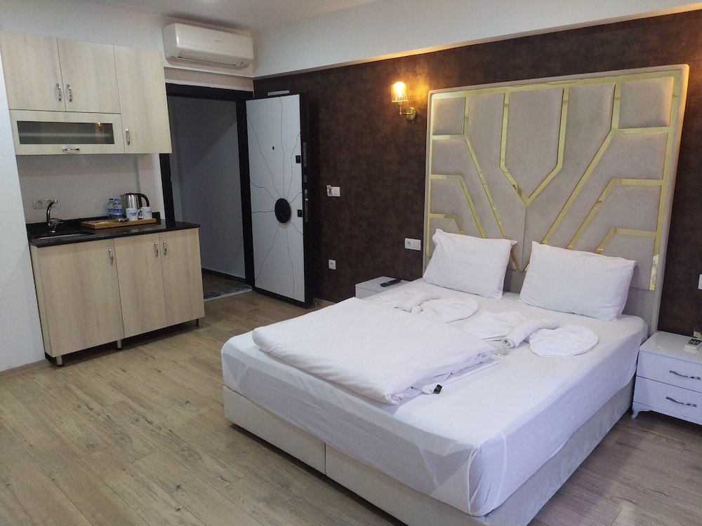 Luxury room Mango Suites