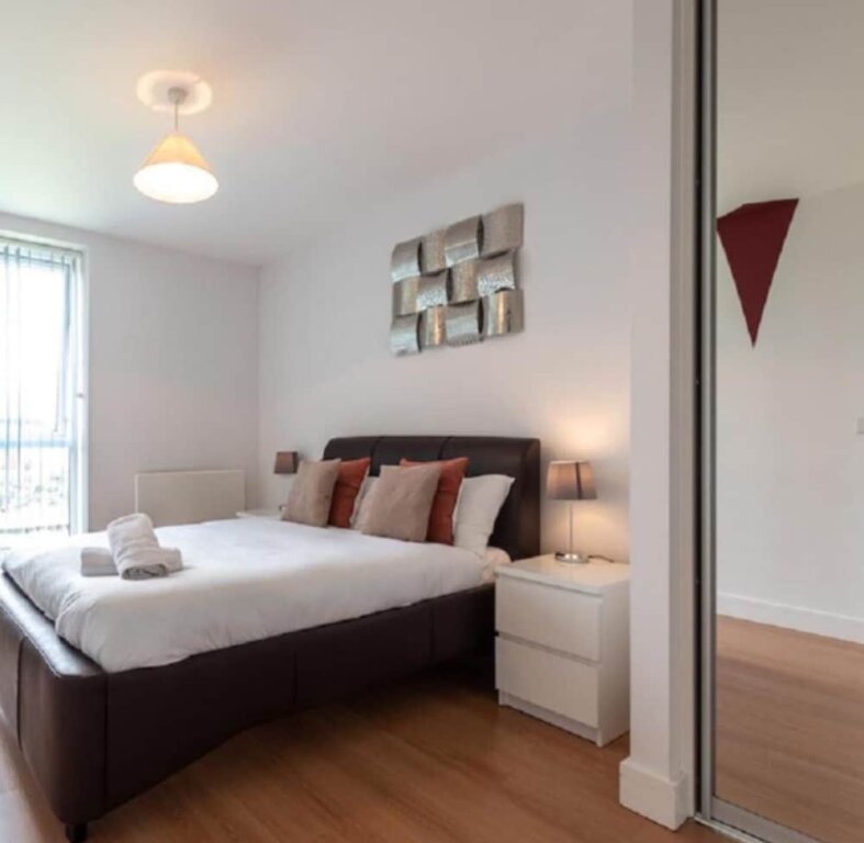 Апартаменты Impeccable 2-bed Apartment in Reading
