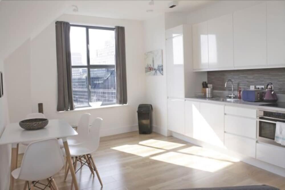 Premium chambre 1 chambre penthouse avec balcon et Vue sur la ville Shard View Apartments