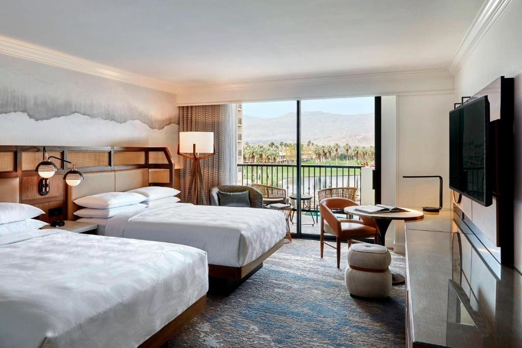 Standard Double room with balcony and with pool view JW Marriott Desert Springs Resort & Spa