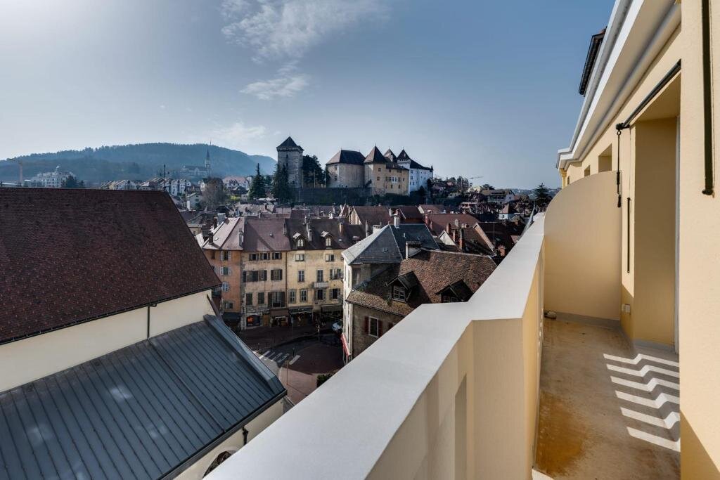 Апартаменты Le Panoramique - 75 sq m apartment with balcony in the heart of Annecy