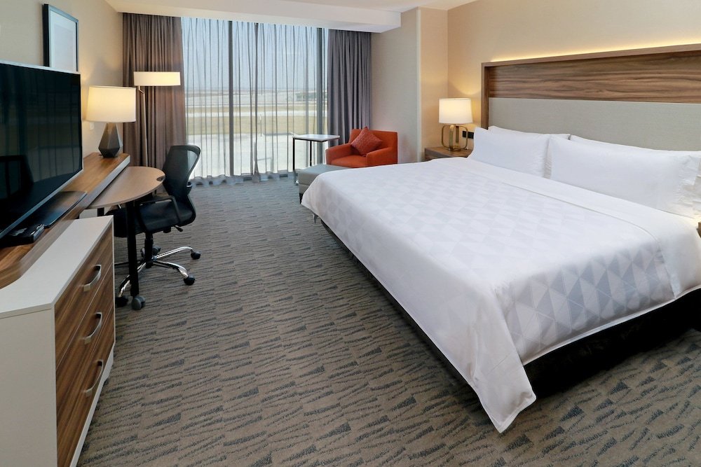 Suite Holiday Inn Hotel and Suites Mexico Felipe Angeles Airport, an IHG Hotel