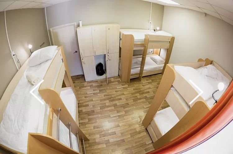 Кровать в общем номере (женский номер) Z Hostel