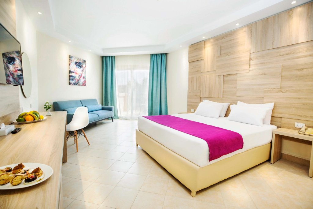 Двухместный номер Premium с частичным видом на море Pyramisa Beach Resort Sahl Hasheesh