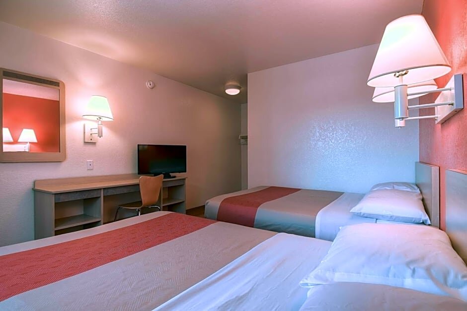 Номер Deluxe Motel 6-Westminster, CA - South - Long Beach Area