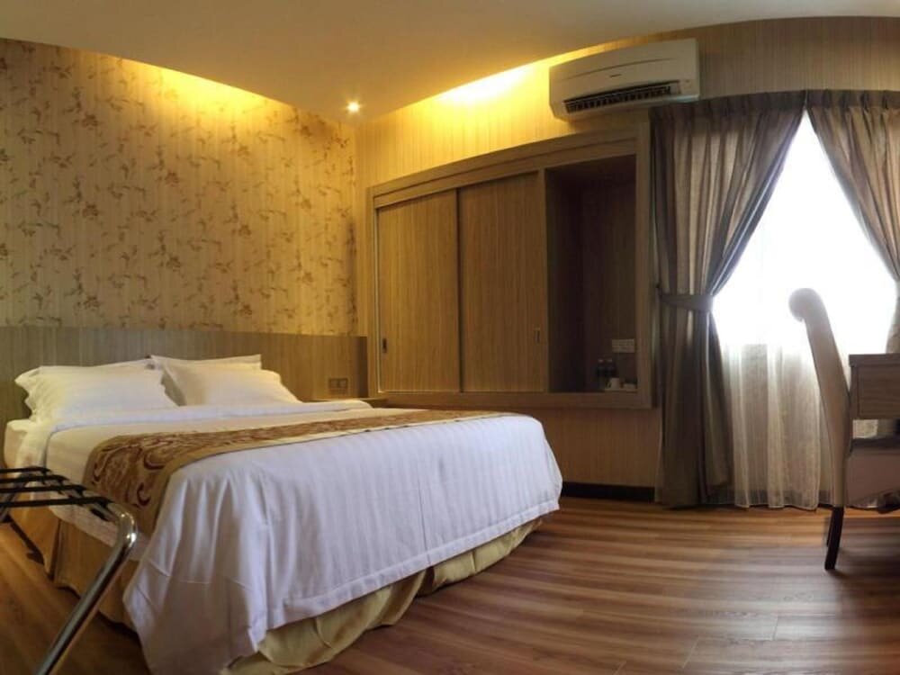 Двухместный номер Deluxe Mandarin Hotel Kota Kinabalu
