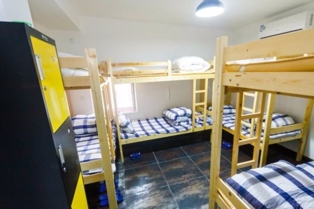 Кровать в общем номере (мужской номер) Suzhou Chope Hostel