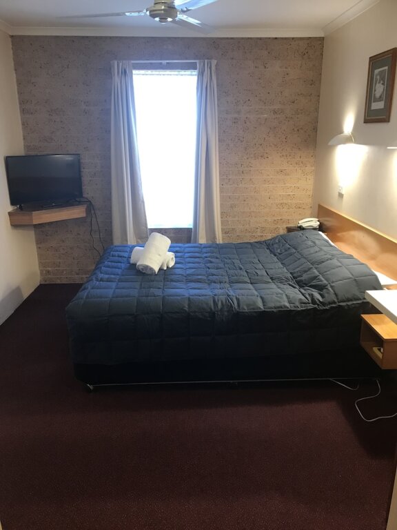 Семейный люкс с 2 комнатами Cedar Lodge Motel