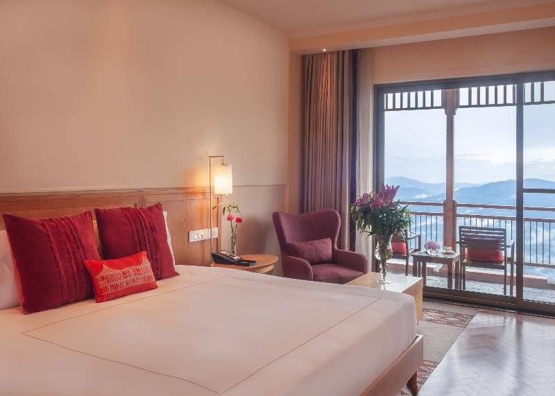 Двухместный номер Premium с красивым видом из окна Taj Theog Resort & Spa Shimla