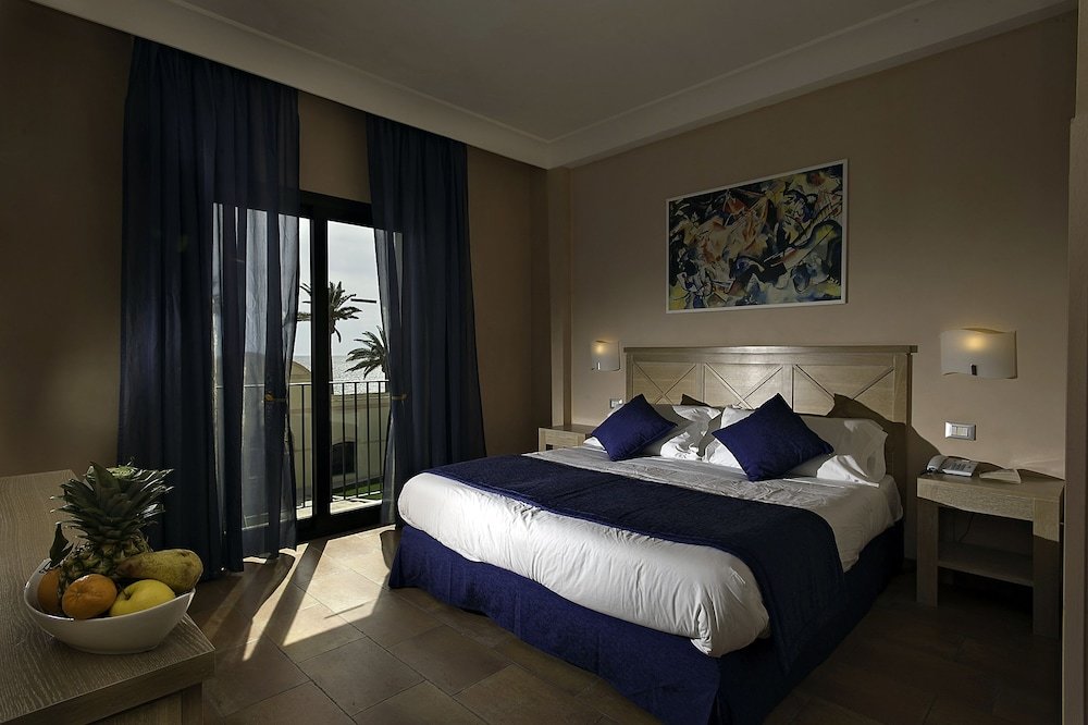 Habitación doble Superior con balcón y con vista al mar Mahara Hotel & Wellness