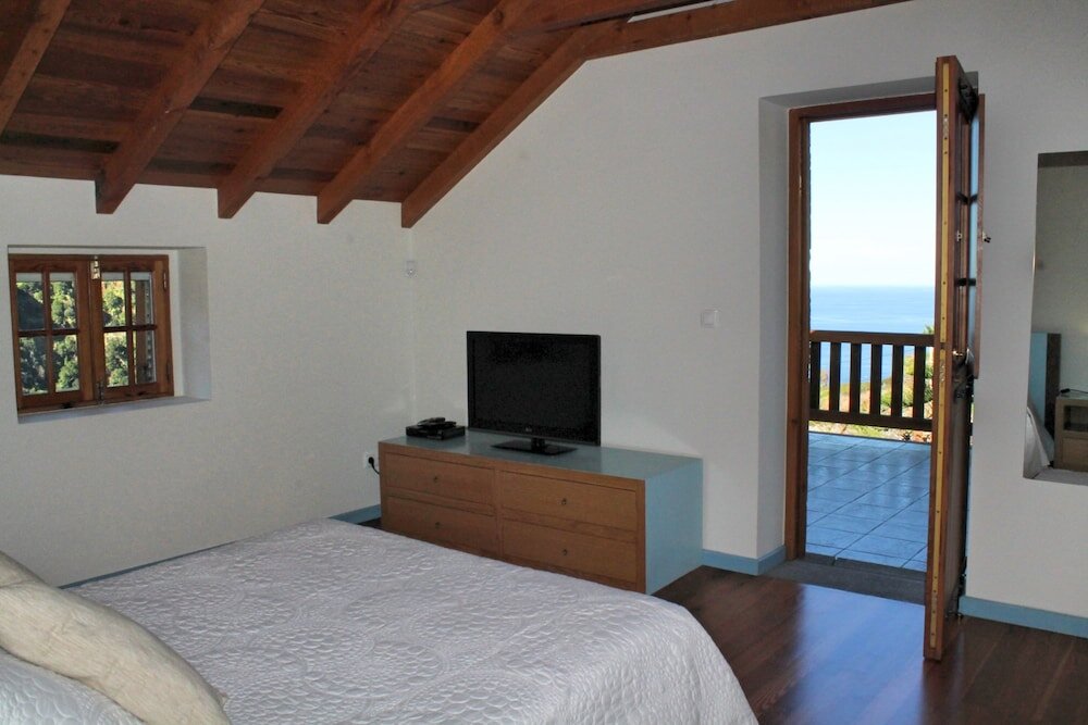 Cabaña 2 dormitorios con balcón y con vista a la montaña Casa de Campo by Our Madeira