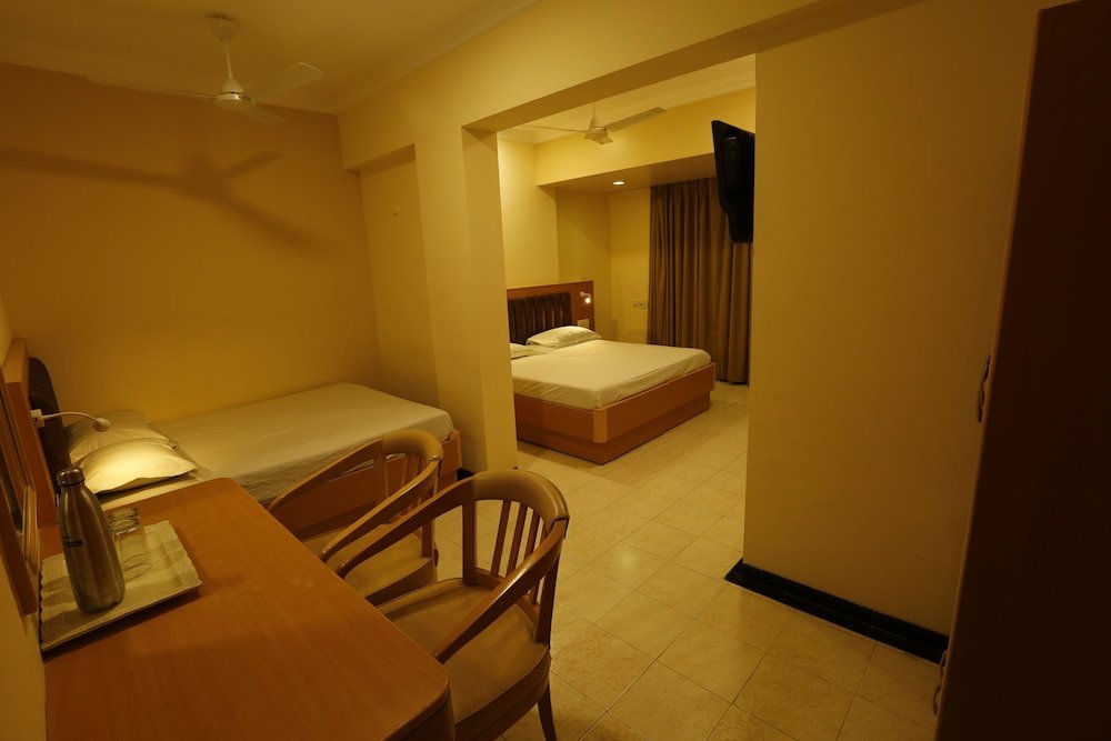 Deluxe Quadruple room Hotel Ravikiran