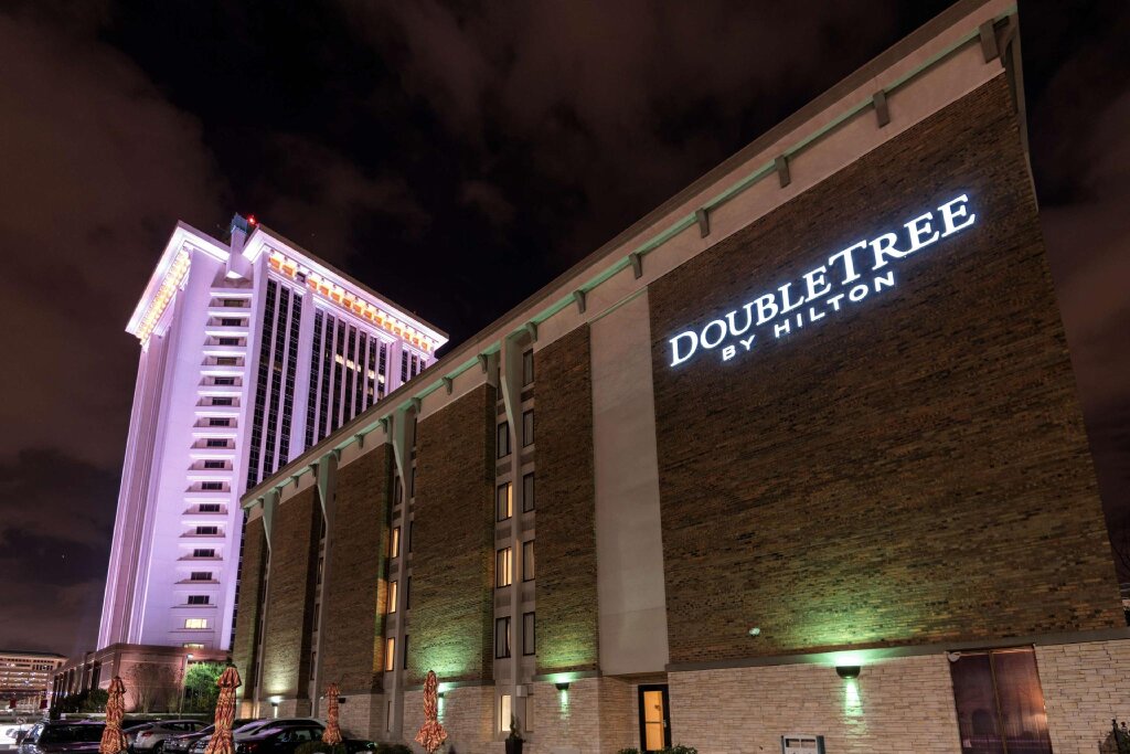 Номер Standard DoubleTree by Hilton Montgomery Downtown