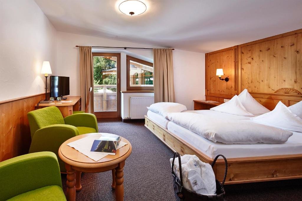 Двухместный номер Standard Hotel Berghof Crystal Spa & Sports
