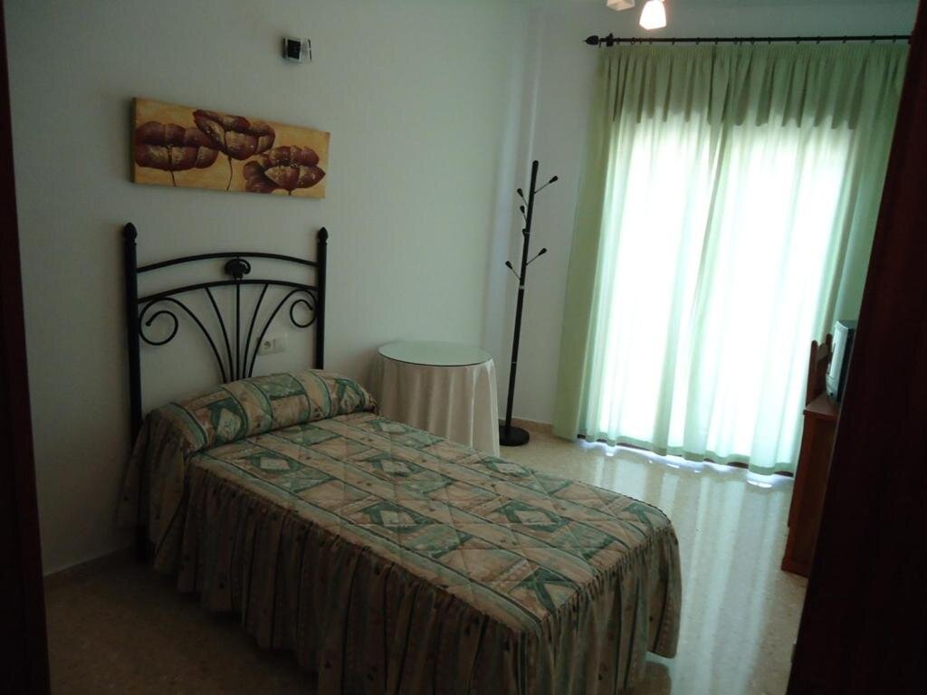 Standard Double room with balcony and with view Hostal Los Claveles