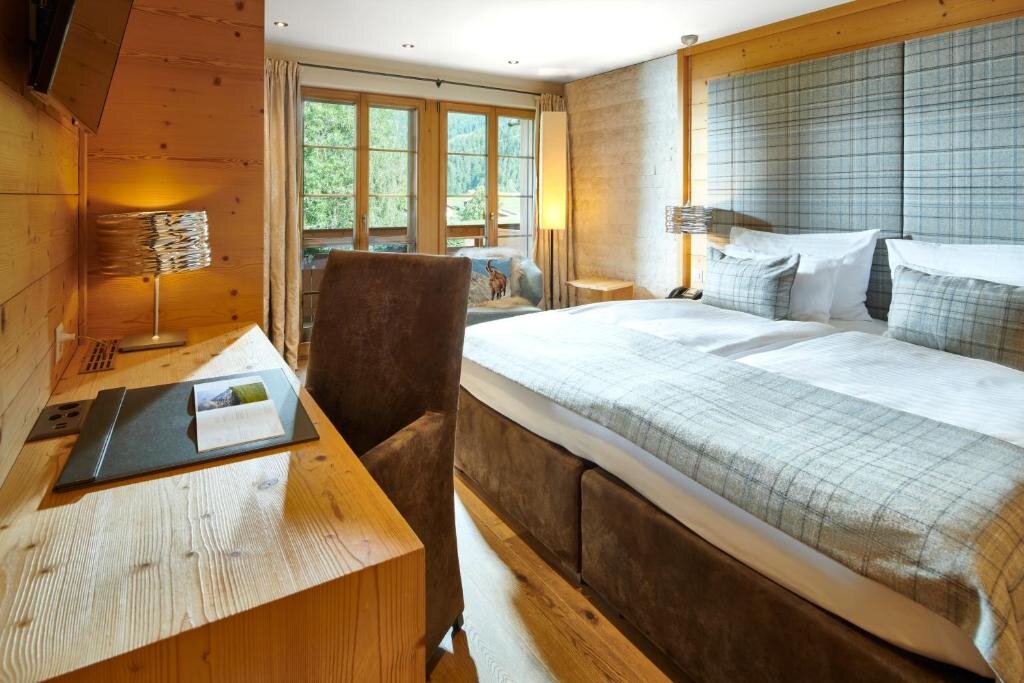 Supérieure double chambre avec balcon et Vue montagne Aspen Alpine Lifestyle Hotel