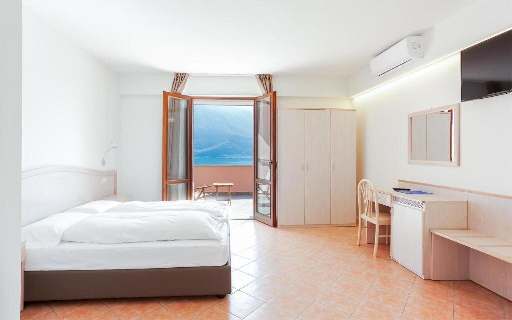 Habitación doble Estándar con vista al lago Hotel La Gardenia & Villa Oleandra