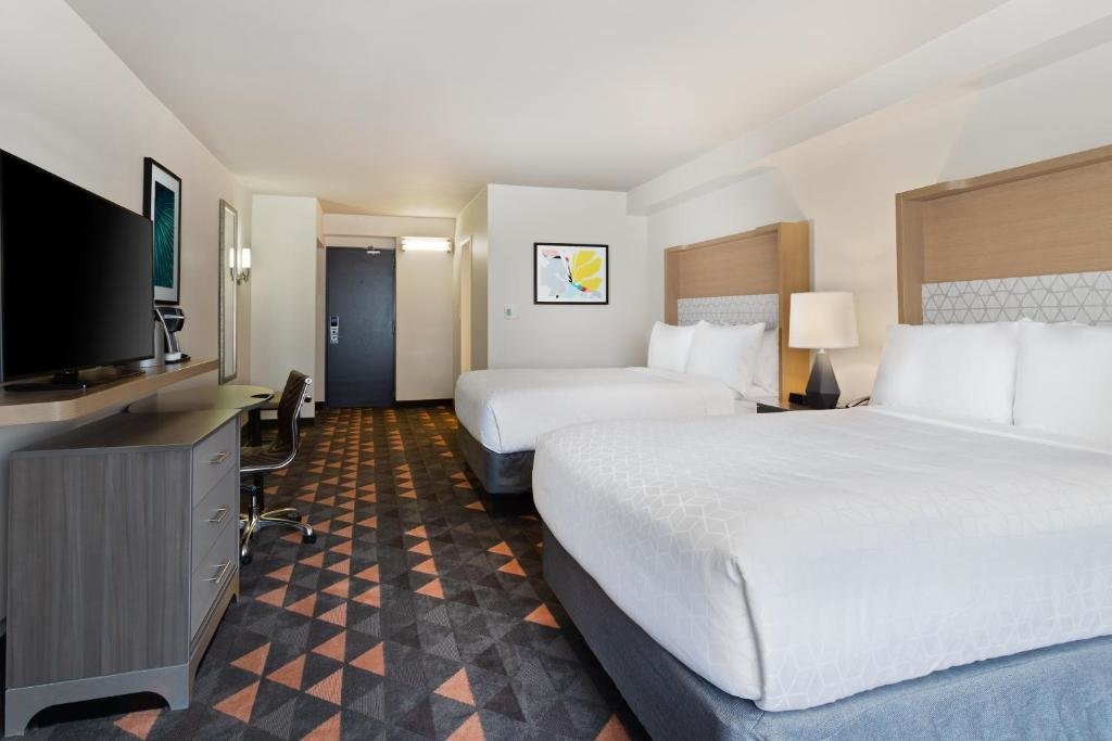 Habitación doble Premium Holiday Inn & Suites Across From Universal Orlando, an IHG Hotel