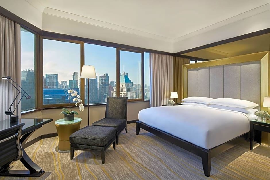 Premier room Singapore Marriott Tang Plaza Hotel