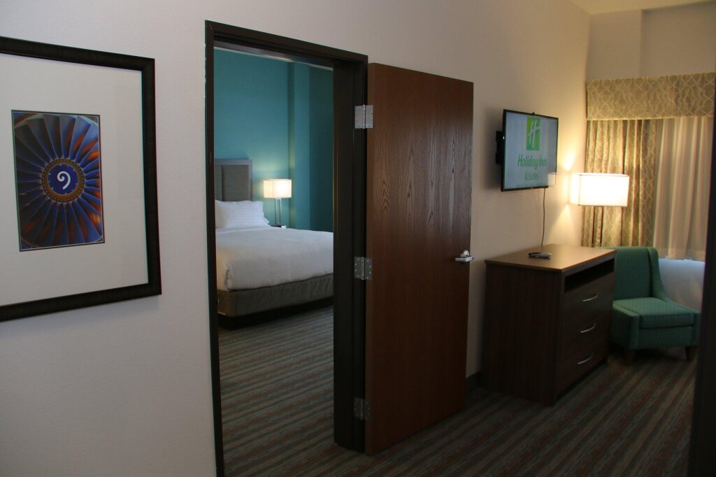 Люкс с 2 комнатами Holiday Inn & Suites Denver Tech Center-Centennial, an IHG Hotel