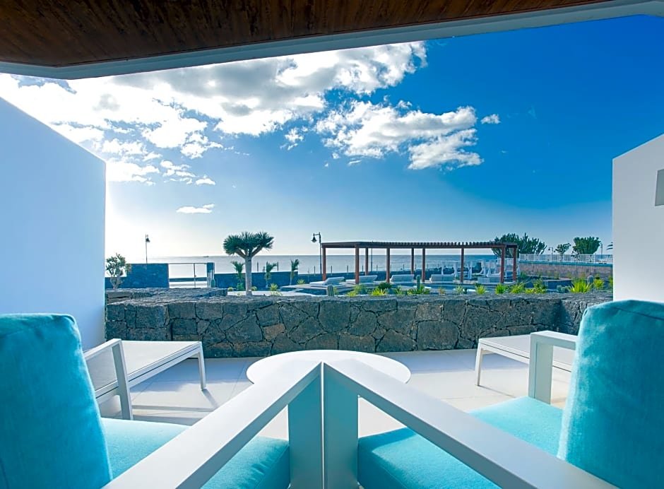 Premium room with sea view Hotel Lava Beach