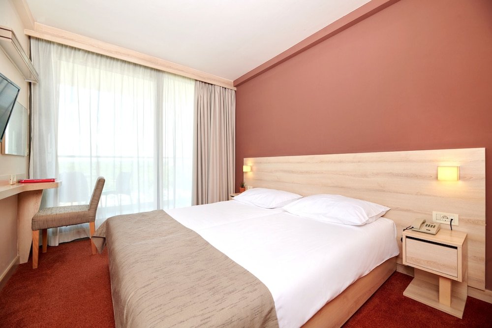 Classique simple chambre avec balcon et Vue sur le parc Hotel Materada Plava Laguna