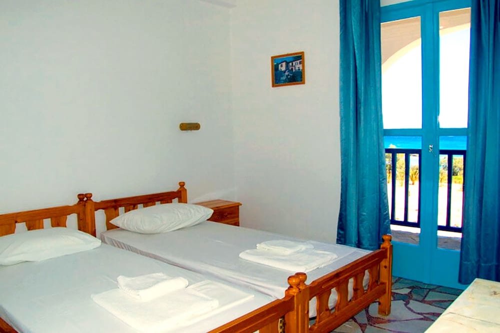 Classic Double room with balcony and with sea view Finikas Hotel