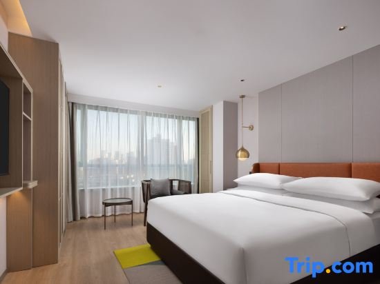 Suite with garden view Home 2 Suites By Hilton Beijing West Railway Station