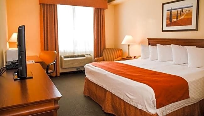 Premium Zimmer Country Inn & Suites by Radisson, London South, ON