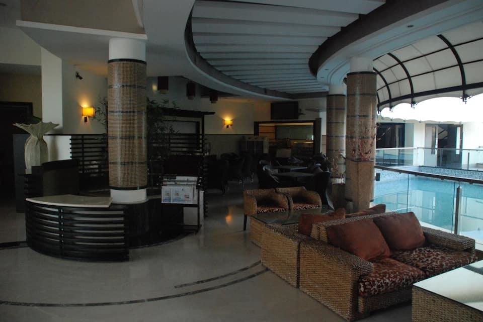 Suite Azzaro Resort & Spa