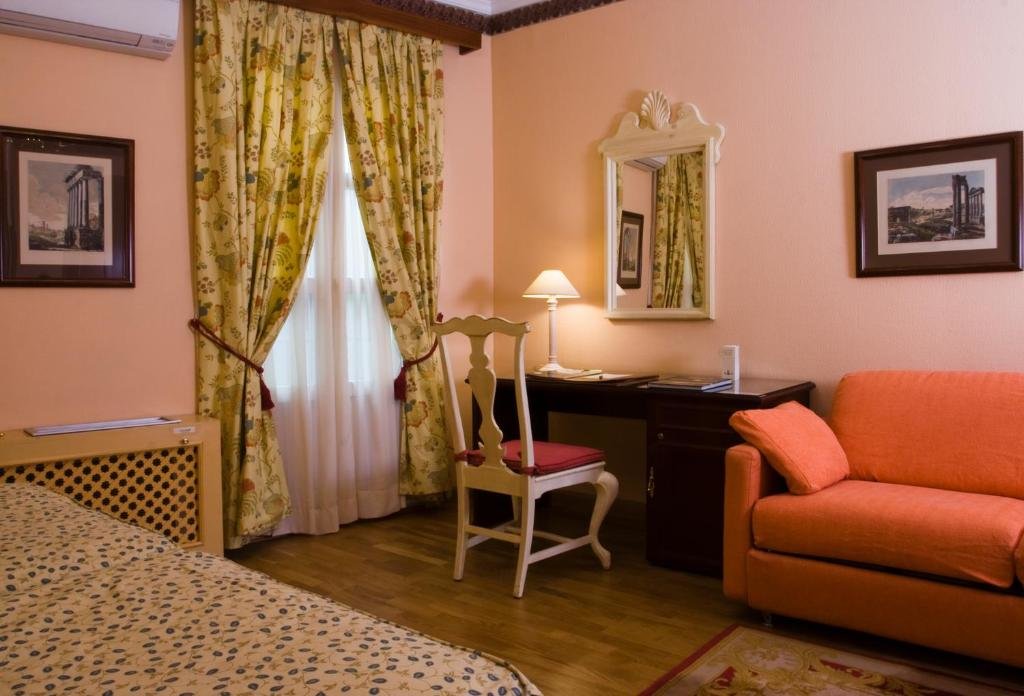 Трёхместный номер Standard Infanta Isabel by Recordis Hotels