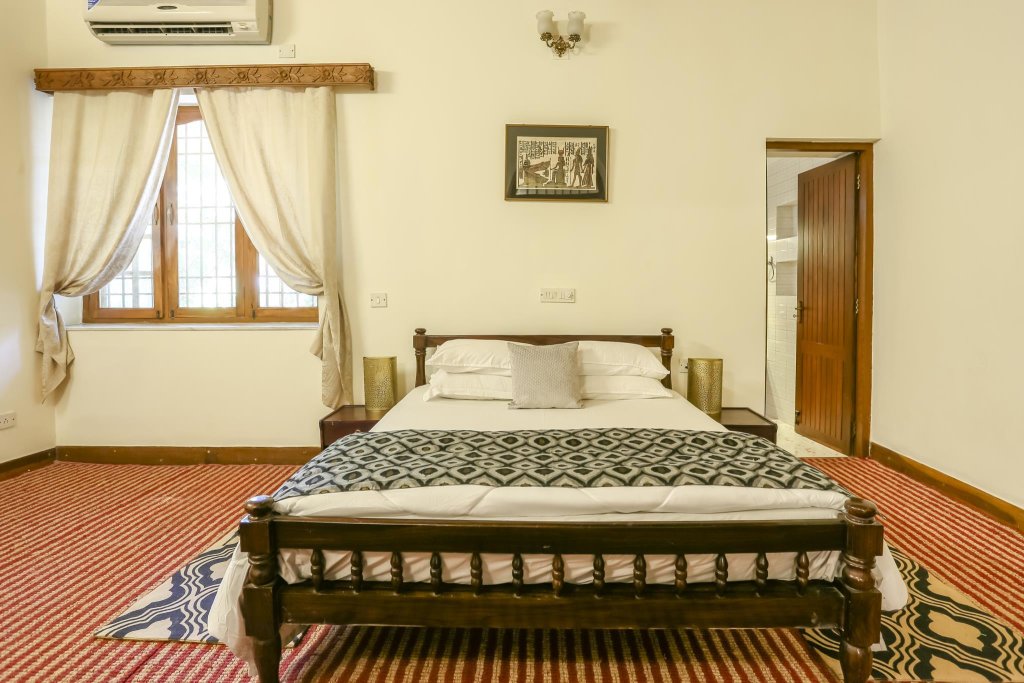 Standard Double room with balcony and with garden view Kimansion Inn